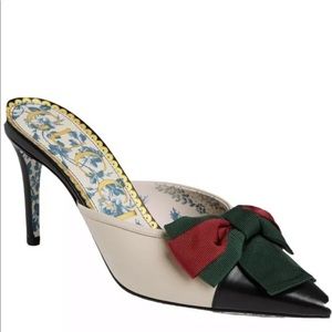 Gucci Sackville Bow Leather mule